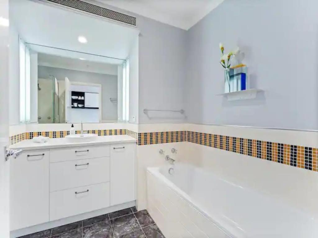 Lovely Bright Apartment With Balcony Pool And Gym أوكلاند المظهر الخارجي الصورة
