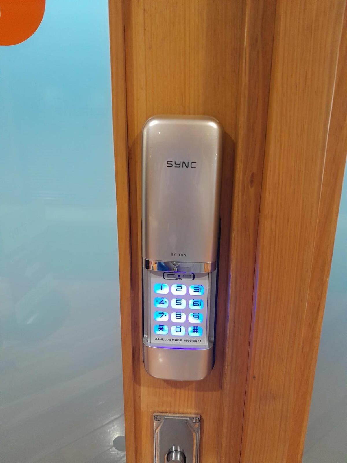 Lovely Bright Apartment With Balcony Pool And Gym أوكلاند المظهر الخارجي الصورة